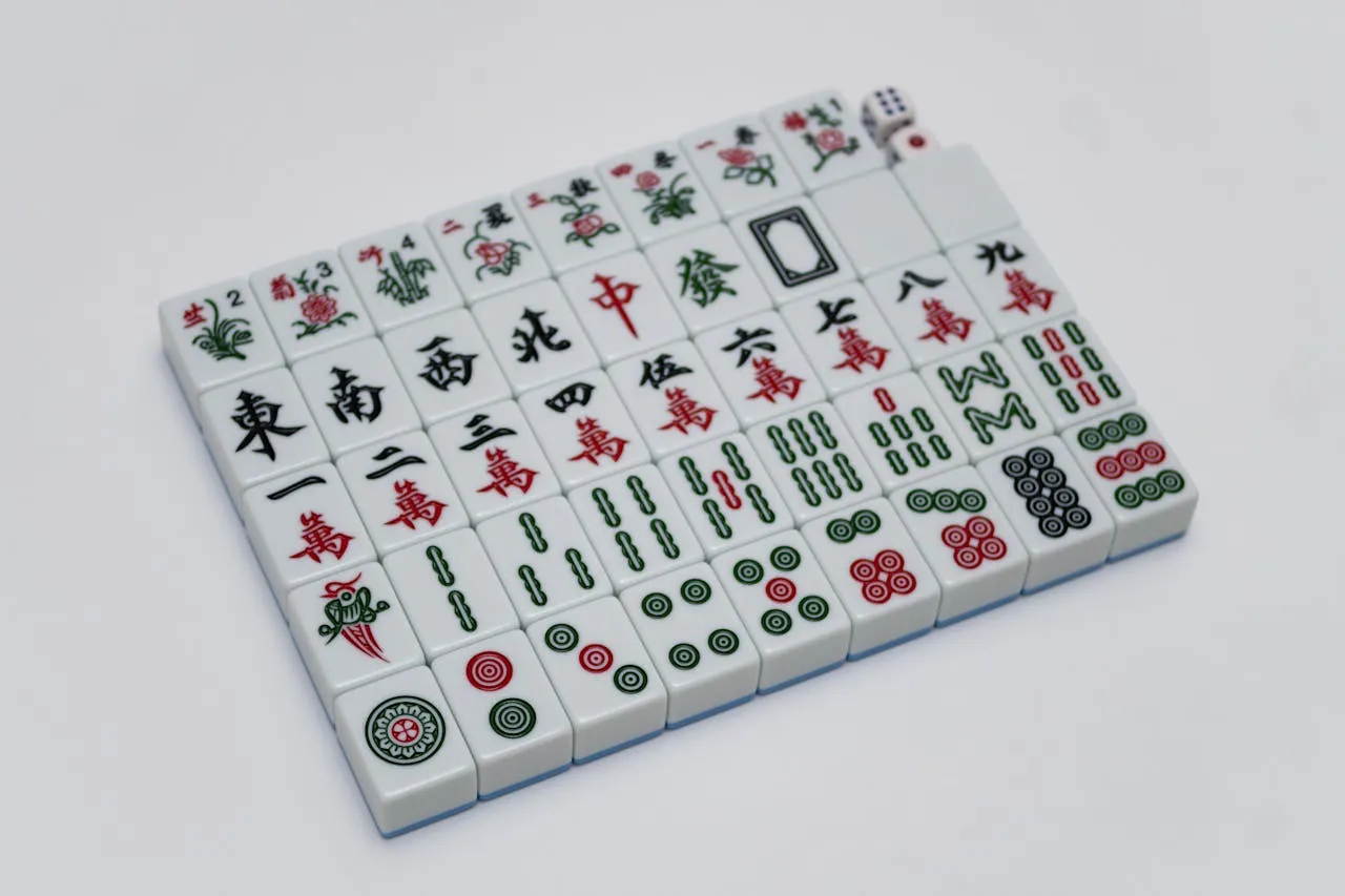 Mahjong winning hand with tiles